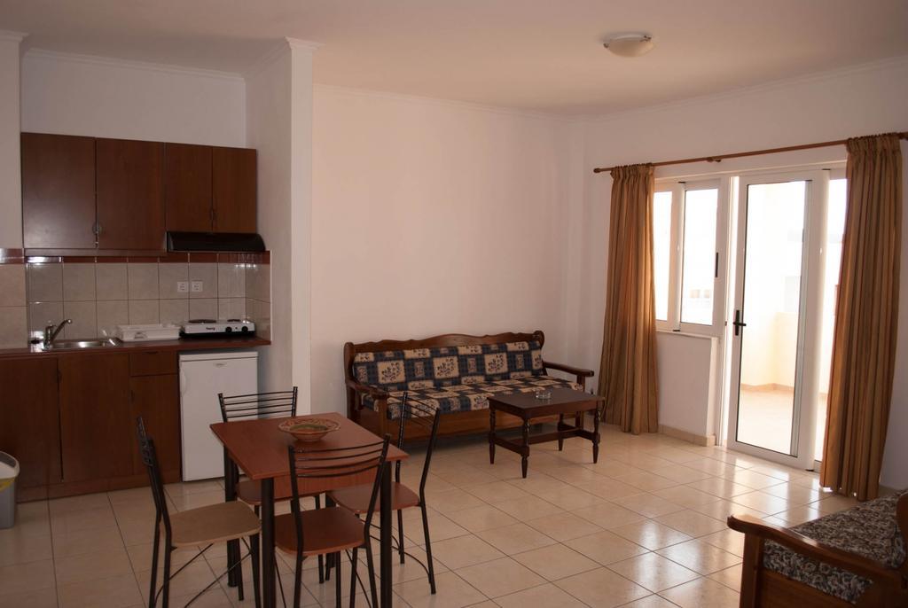 Thodorou Village Agia Marina  Room photo