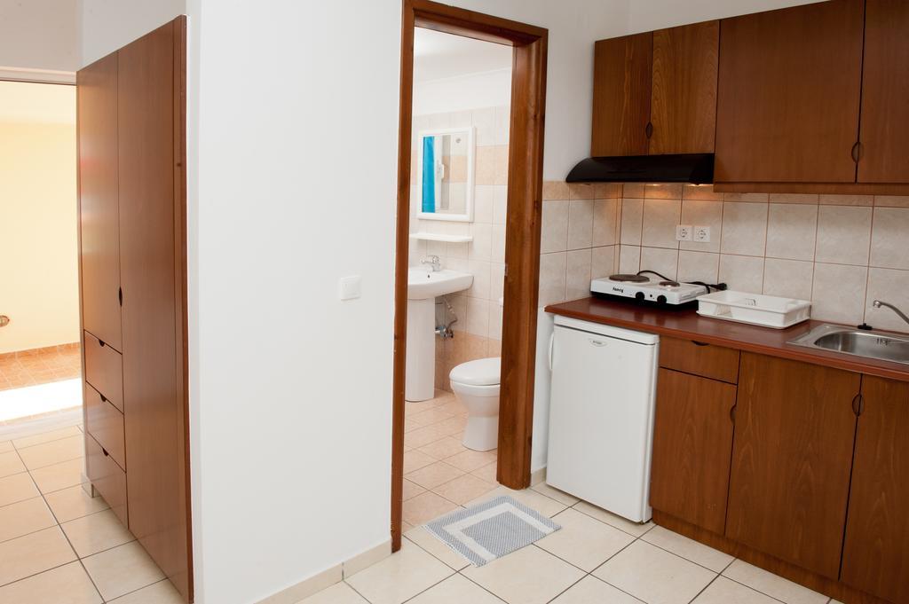 Thodorou Village Agia Marina  Room photo